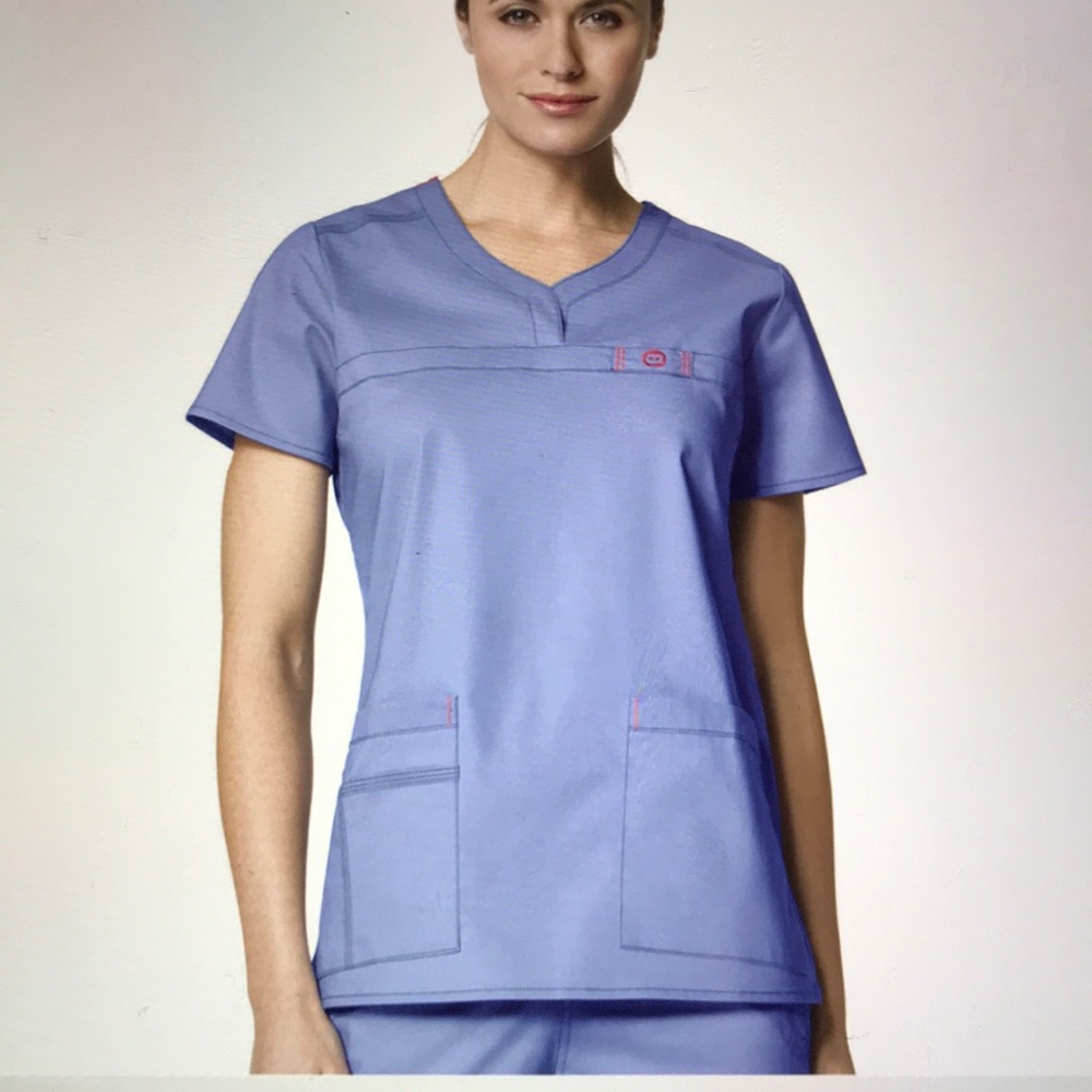 WonderWink Flex curve neck scrub top